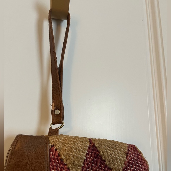 Multi-colored clutch/ wristlet - Picture 6 of 9